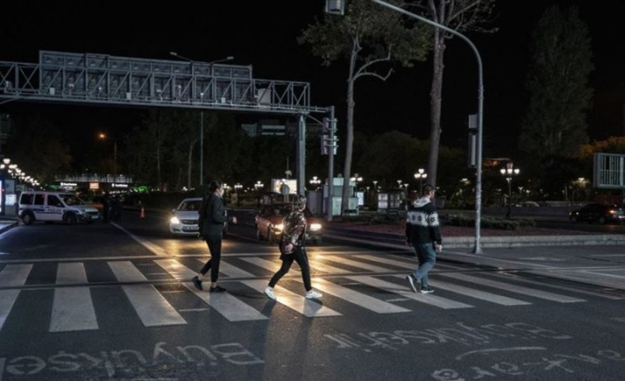 Bu akşam başlıyor! Hangi illerde sokağa çıkma yasağı var?