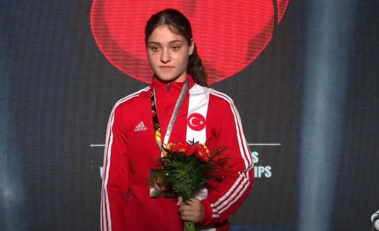 Büşra Işıldar dünya şampiyonu oldu