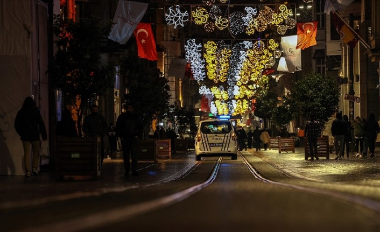 "Çok yüksek" riskli 58 ilde hafa sonu kısıtlaması başladı