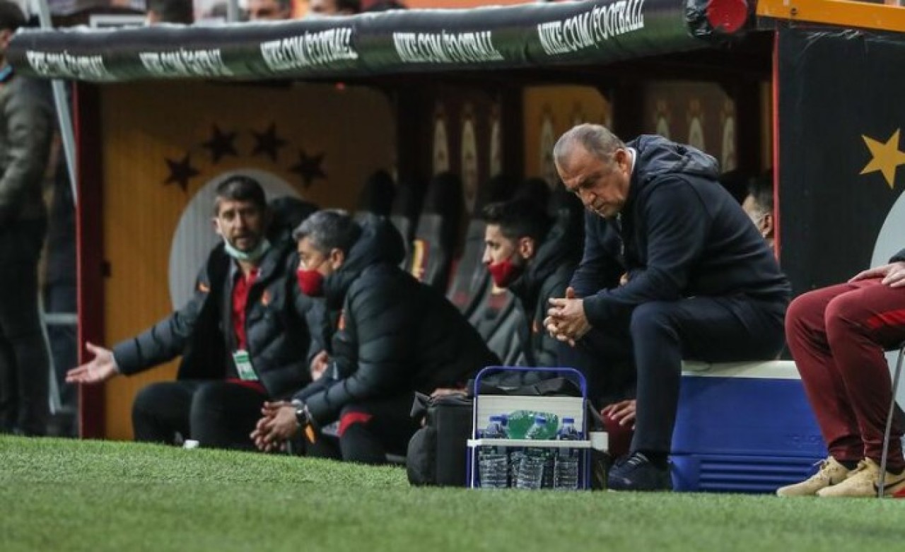 Fatih Terim: Buna kızıyorum biraz! Ben niye sarı kart gördüm bugün?