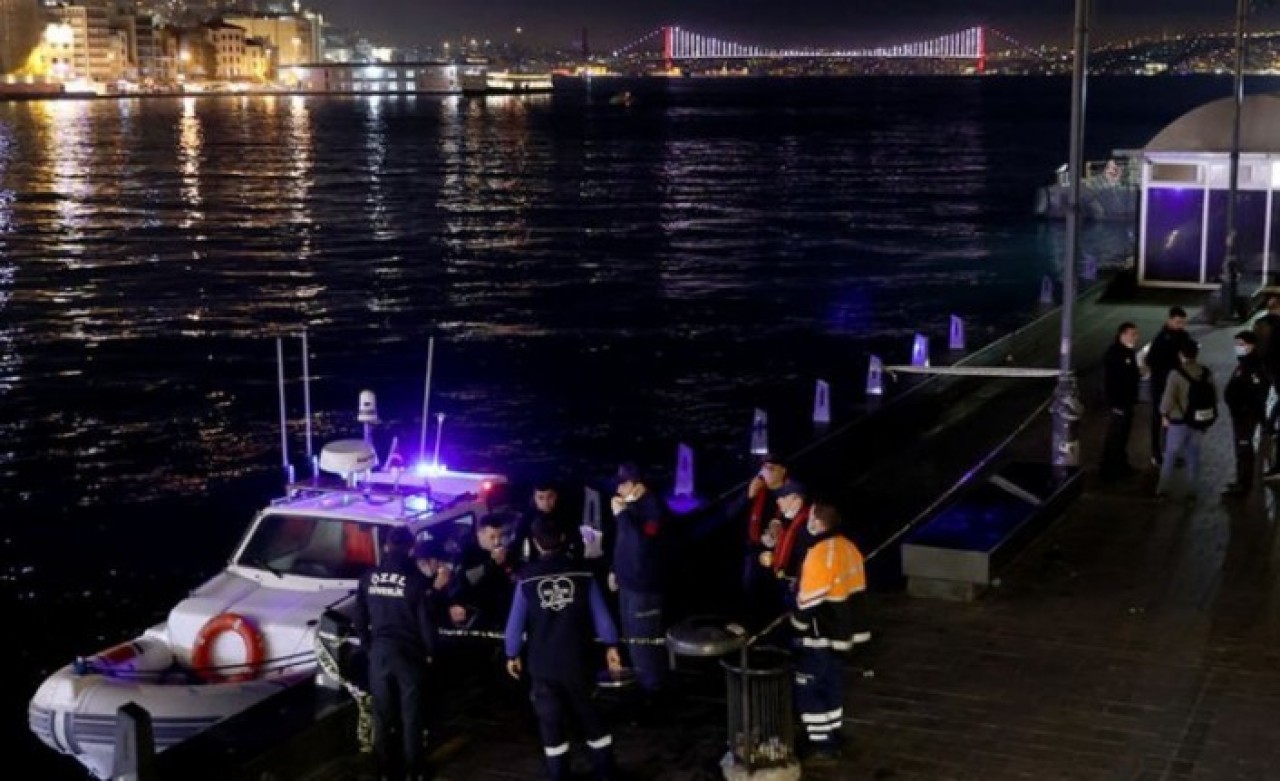 Galata Köprüsü'nden denize itildi: Ahmet Uzun öldü