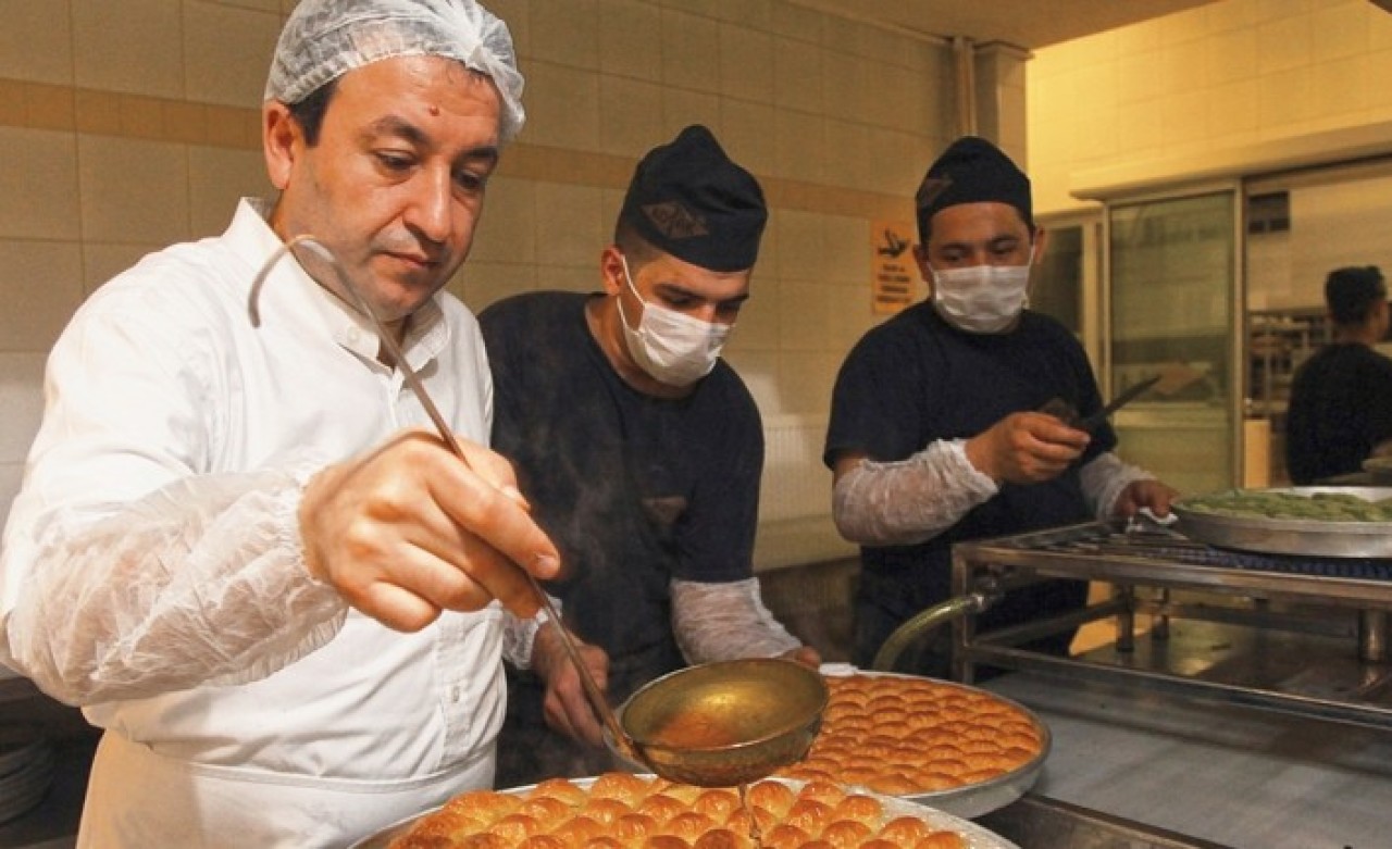 Gaziantepli ünlü baklavacı Coşkun Koçak'ın oğlu Tolga Koçak vuruldu