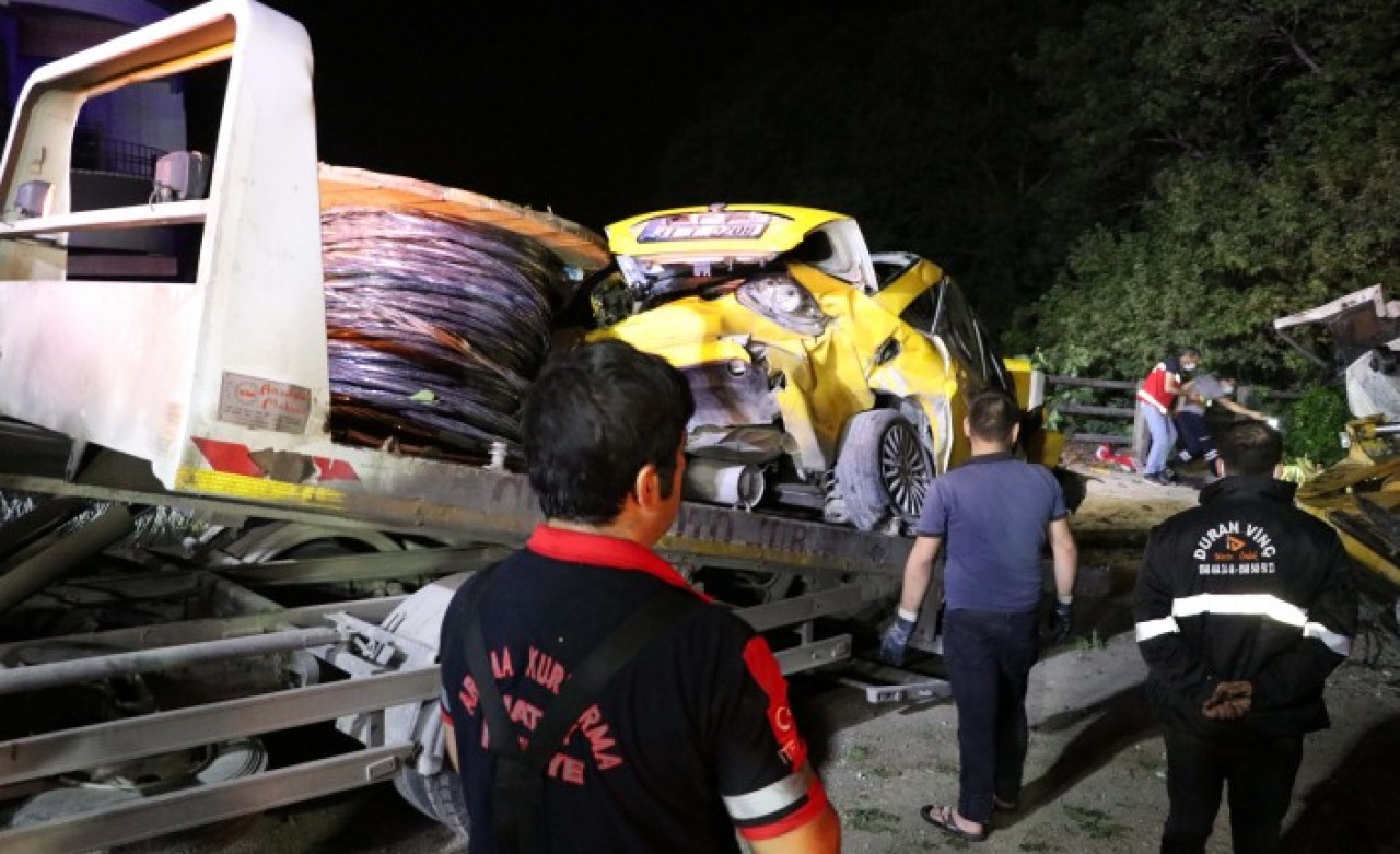 Hatay'da vinç kazası: Mehmet Sultanoğlu,  Özcan İnal,  Zülfikar Göçmen,  Eda Demirel öldü