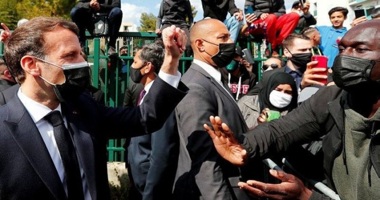 Hem de kendi ülkesinde: Macron'a bakın ne yaptılar?