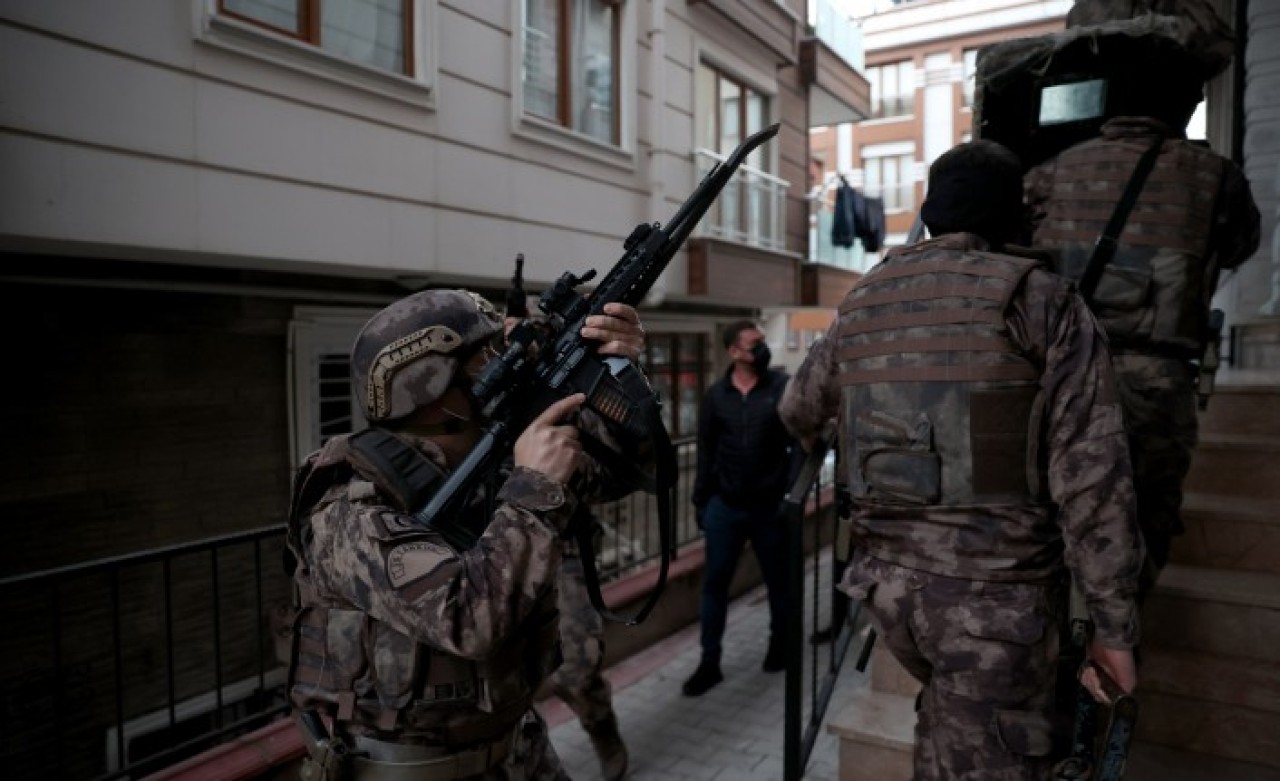 İstanbul'da operasyon: Gözaltılar var