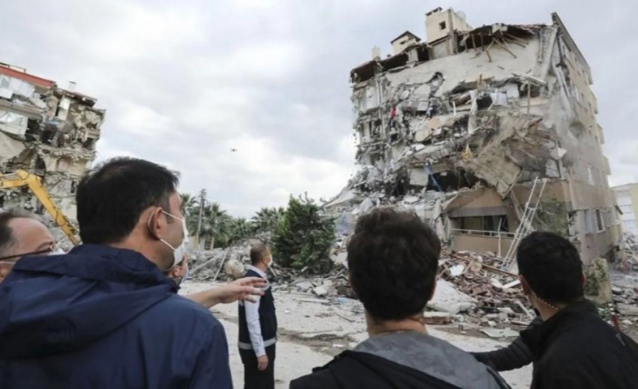 İzmir'de 115 kişinin öldüğü depremle ilgili soruşturmada 22 gözaltı kararı