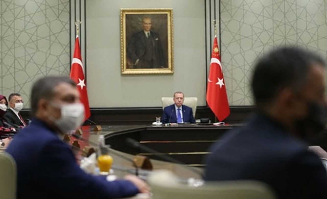 Kabine toplanıyor: Sağlık Bakanı Koca'dan flaş kapanma açıklaması