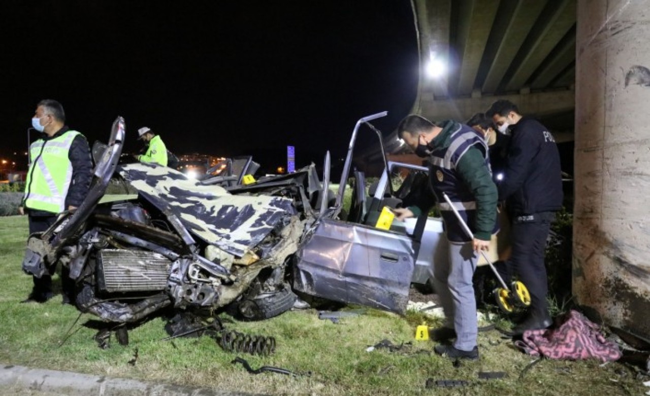 Keşan'da feci kaza: Şafak Çıbık öldü,  Turgay Ayas ve Işıl Olan ağır yaralı