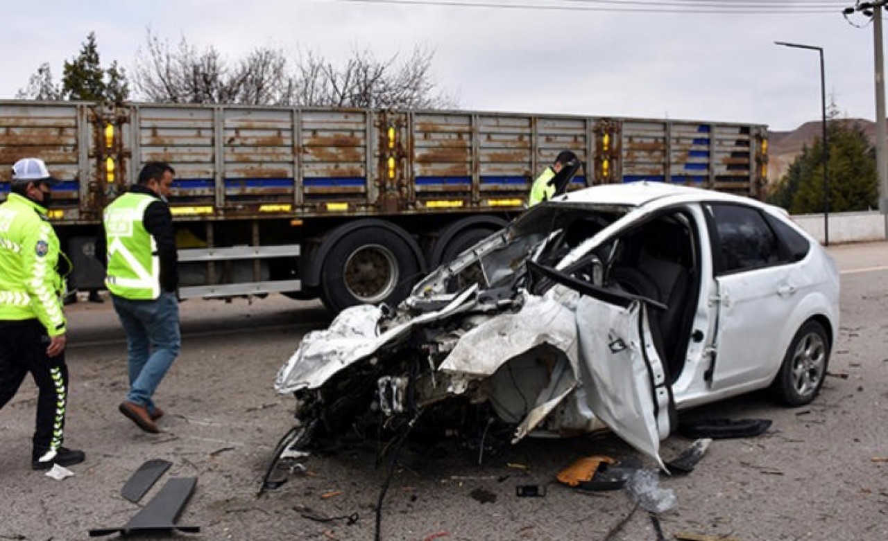 Kırıkkale'de feci kaza: Ali Bozdaş ve polis Zakir Karaca ağır yaralı
