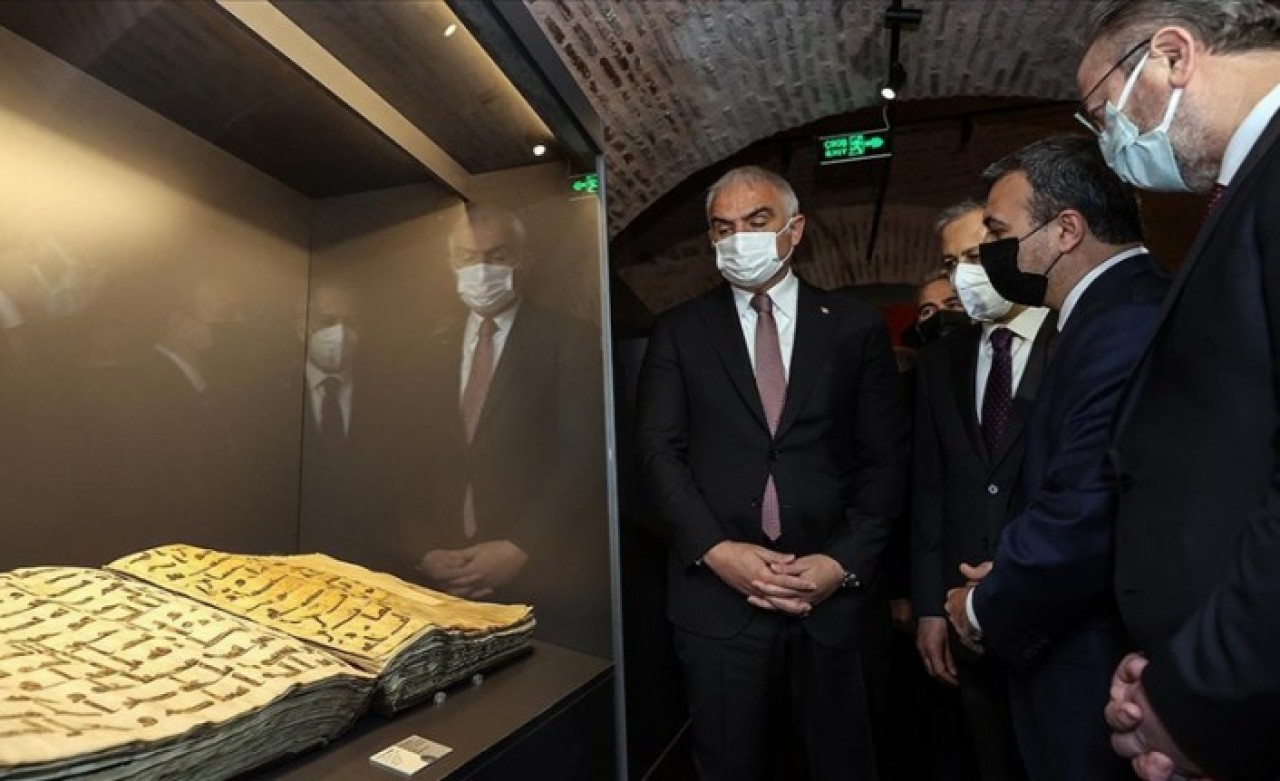 Kültür ve Turizm Bakanı Ersoy 'İnanç ve Sanat' sergisinin açılışına katıldı