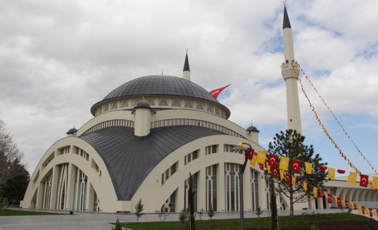 Diyanet İşleri Başkanı Prof. Dr. Ali Erbaş: 40 yıl camisiz üniversiteler olduğu memlekette