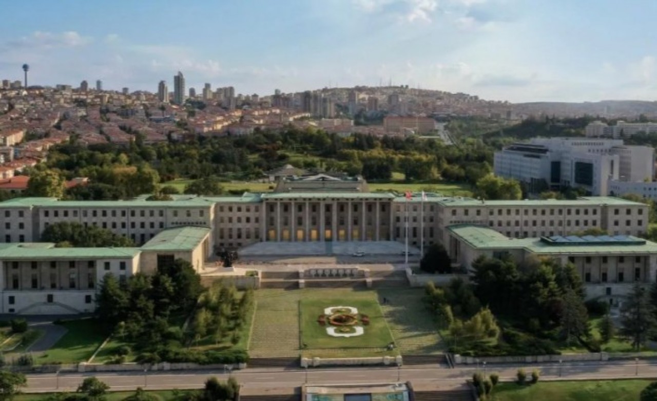 Meclis'te koronavirüse karşı ziyaretçi yasağı kararı
