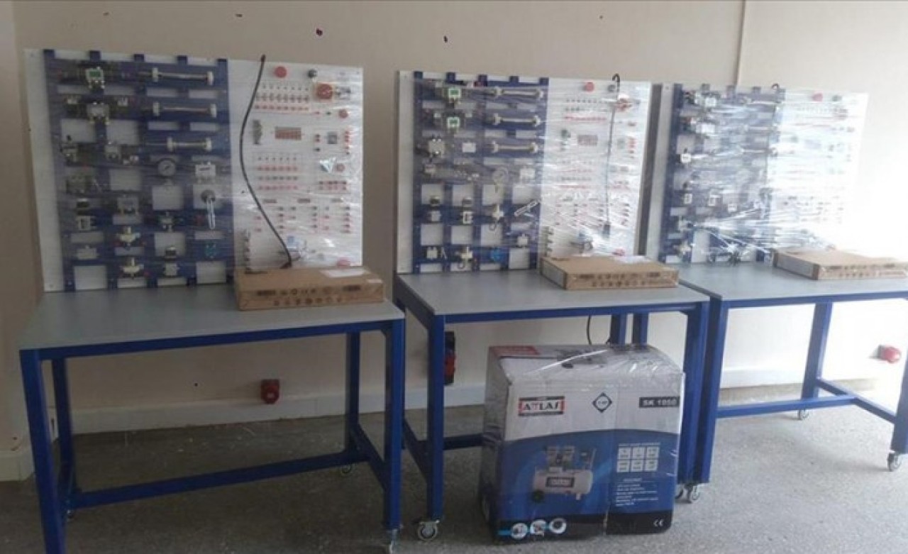 Meslek liseleri kendi deney setlerini üretmeye başladı