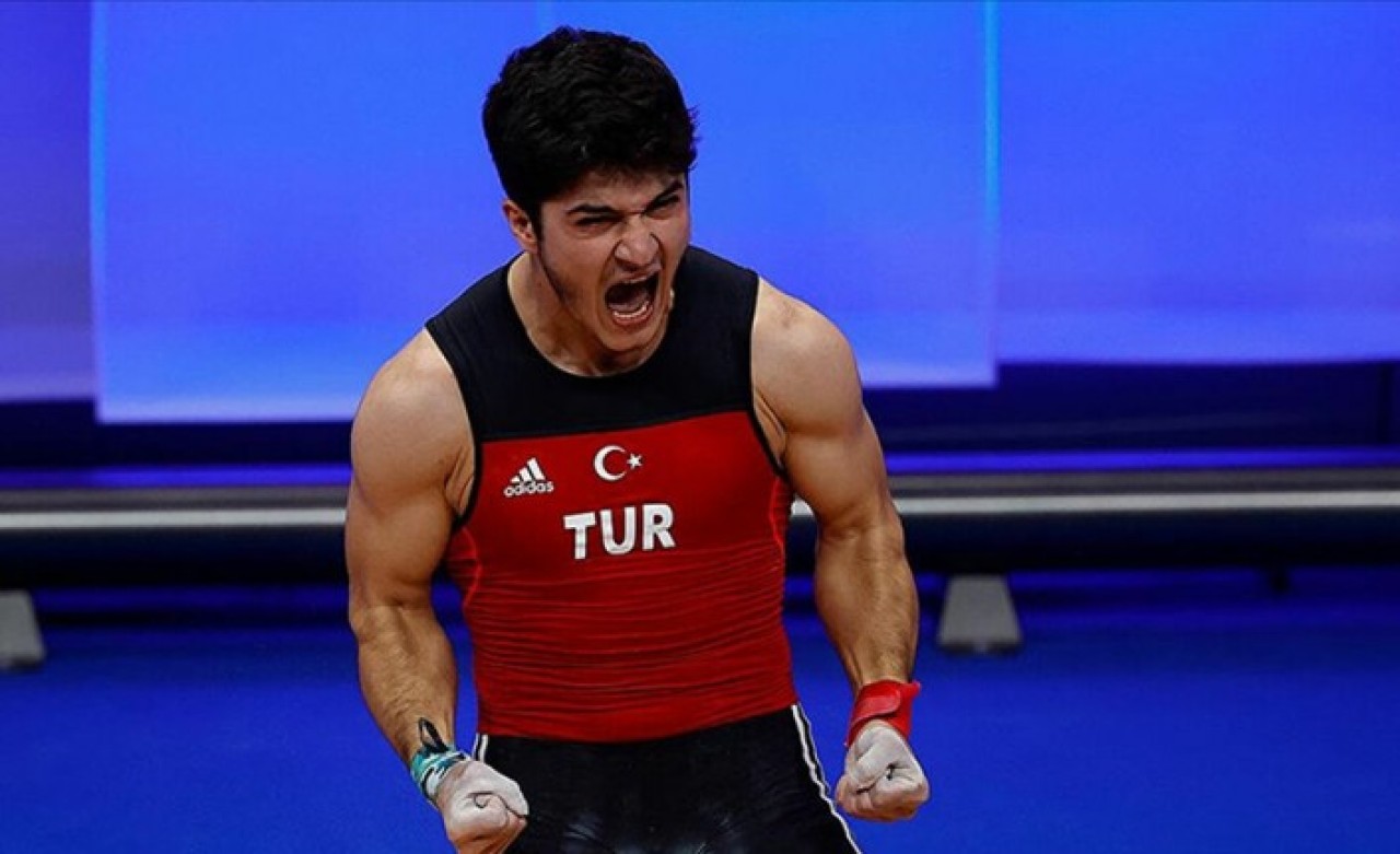 Milli halterci Muhammed Furkan Özbek,  Avrupa şampiyonu oldu
