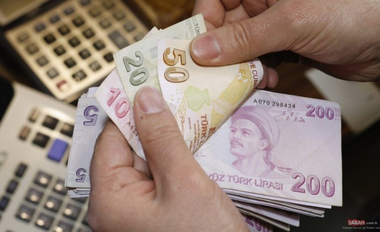 Milyonlarca emekliyi ilgilendiriyor: Bayram ikramiyesi ve zam müjdesi