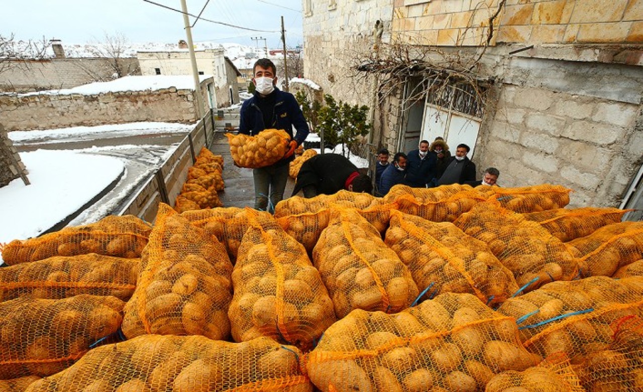 Patatesini TMO'ya satan Nevşehirli çiftçiler mutlu