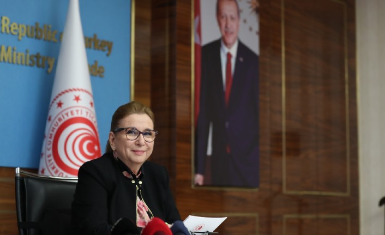 Pekcan'dan,  D-8 ülkelerine dijital ekonomi ve e-ticarette iş birliği çağrısı