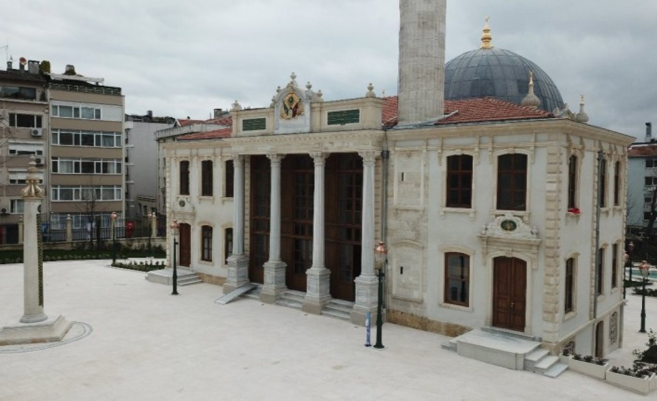 Restorasyonu tamamlanan Teşvikiye Camisi yeniden ibadete açıldı
