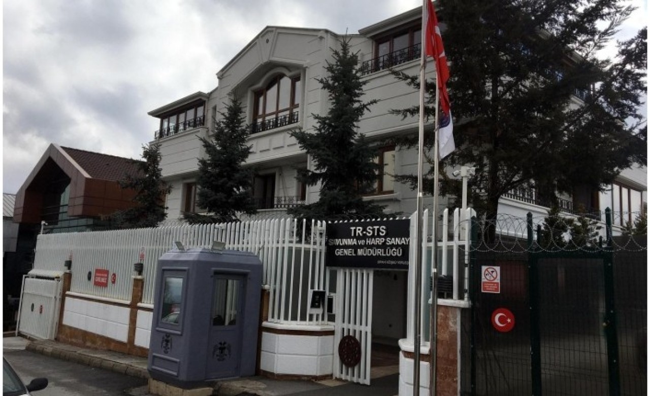 Sahte savunma sanayi şirketine operasyon: Silah,  dinleme cihazı ve sinyal kesici ‘jammer’ ele geçirildi