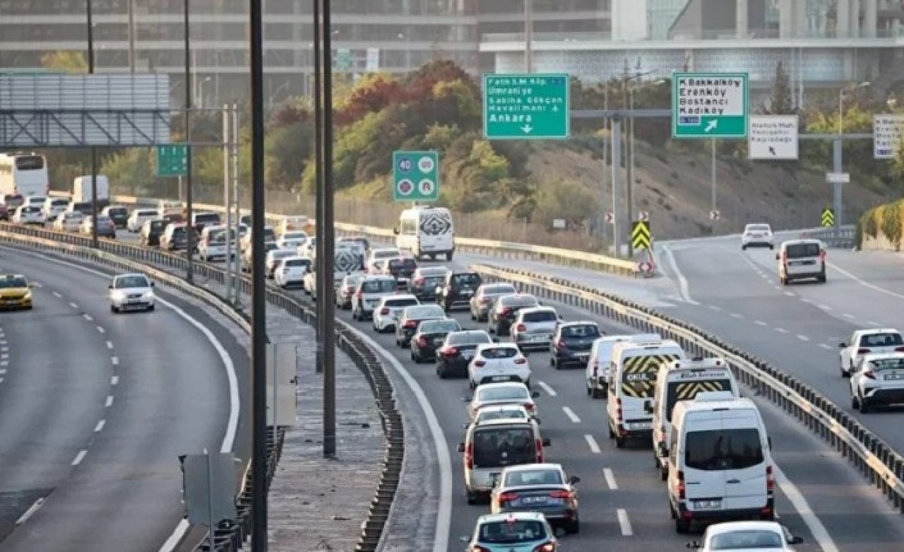 'Tam kapanma' öncesi İstanbul'dan kaçış trafiği