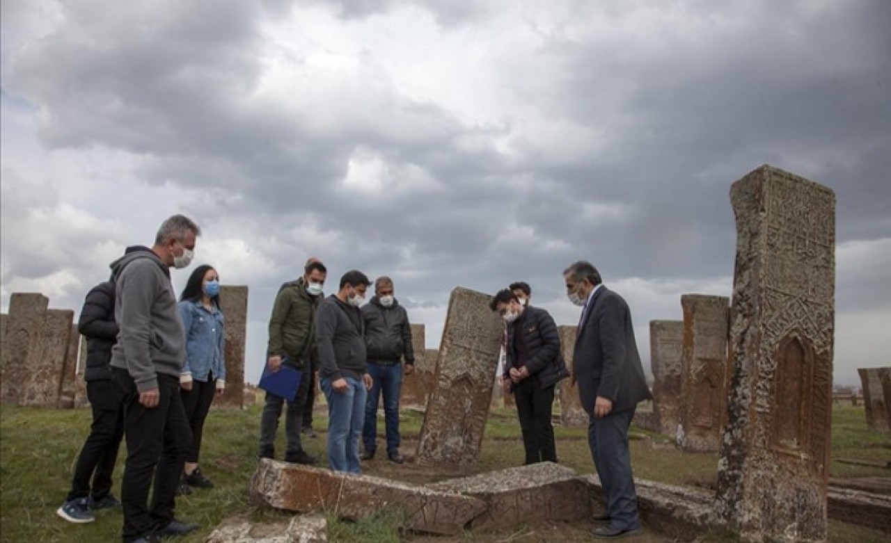 Tarihin Görgü Tanıkları Ayağa Kalkıyor