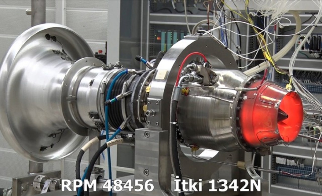 Türkiye'nin ilk orta menzilli füze motoru TEI-TJ300 dünya rekoru kırdı