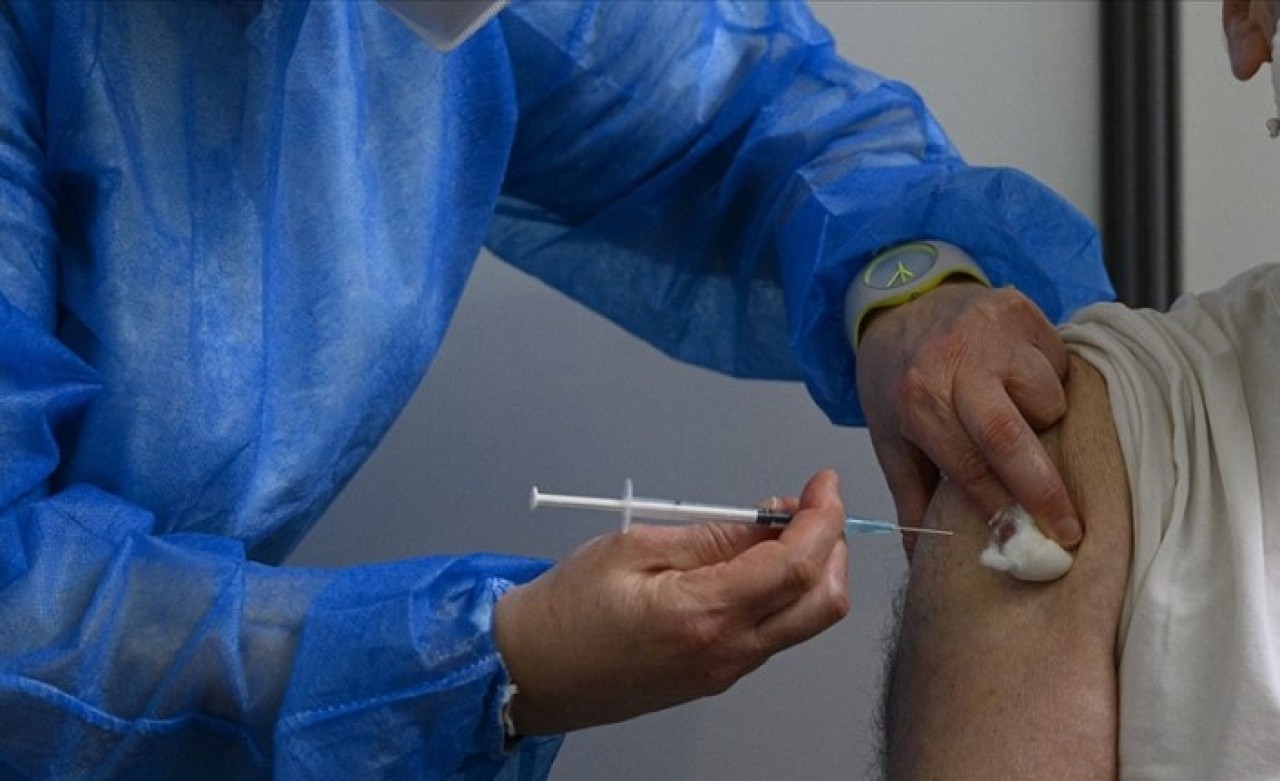 Yunanistan'da azınlık mensubu Türk öğretmenler Kovid-19 aşı listesine alınmadı