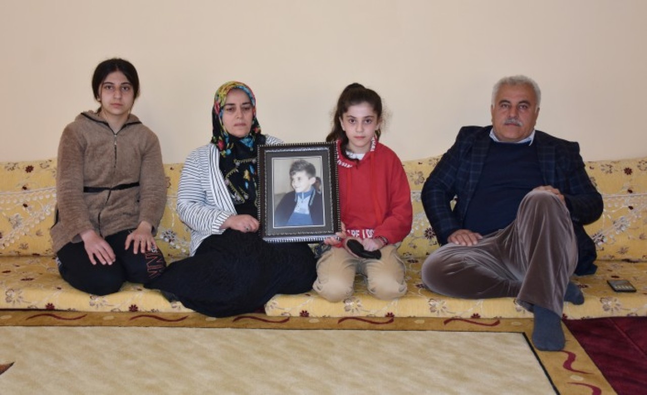 "Zap Suyu'nda boğuldu" denilen oğullarının PKK kampında olduğunu öğrenen ailenin acısı dinmiyor