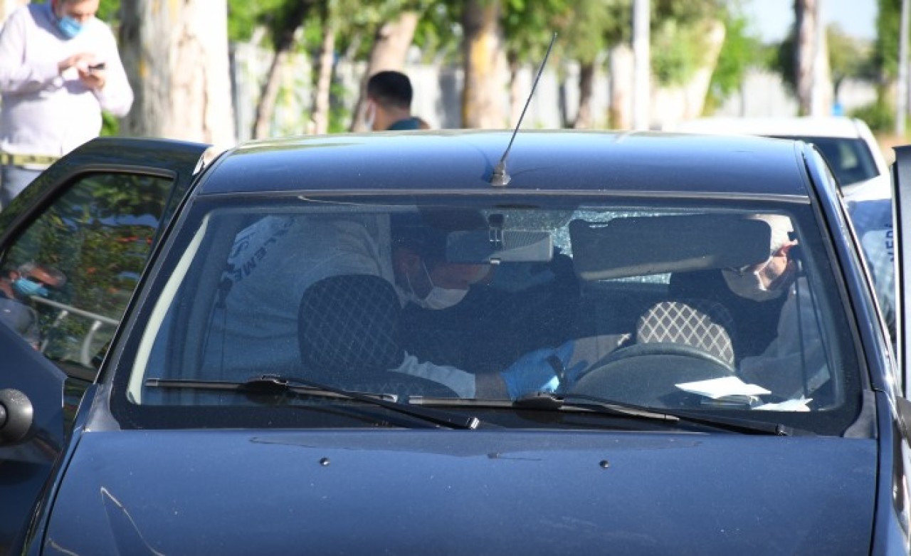 Adana'da bekçilerin kavgası:  Mahalle bekçisi 1 kişiyi öldürüp,  1 kişiyi yaraladı ve intihar etti