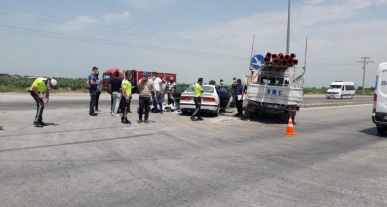 Ceyhan'da kaza: Ahmet Günbaz öldü,  Onur Cem Günbaz,  Hatice Günbaz,  Zeki Yarat yaralandı