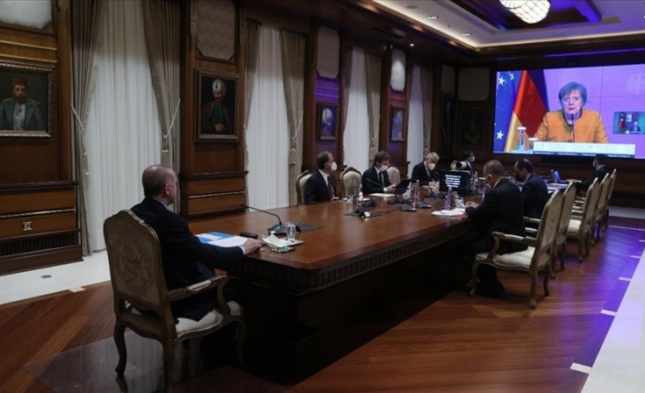 Cumhurbaşkanı Erdoğan,  Merkel'le görüştü: Açık açık uyardı!