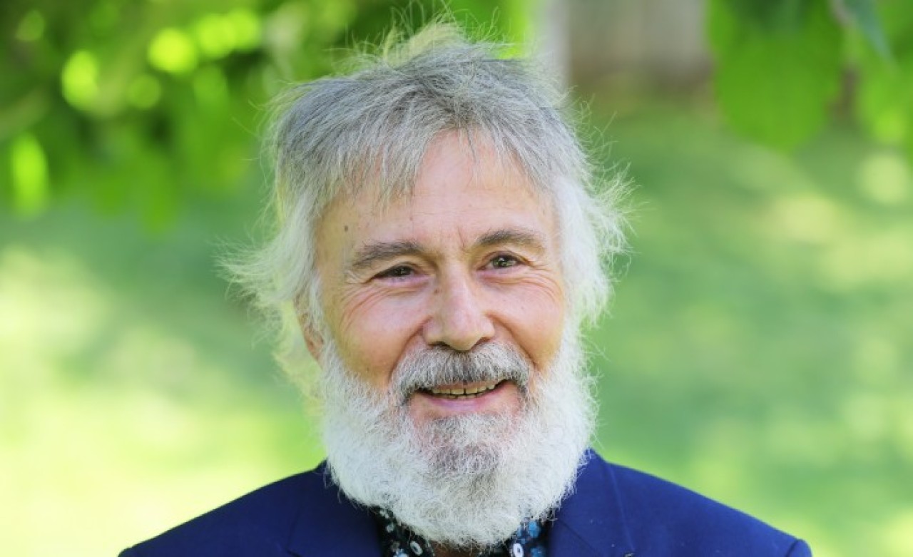 Darbe sürecinde dedesi ve anneannesi intihar eden Mim Kemal Öke 27 Mayıs'ı anlattı