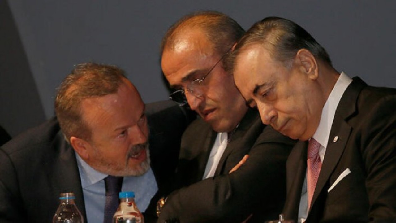 Galatasaray'da deprem: Üst üste istifalar geldi