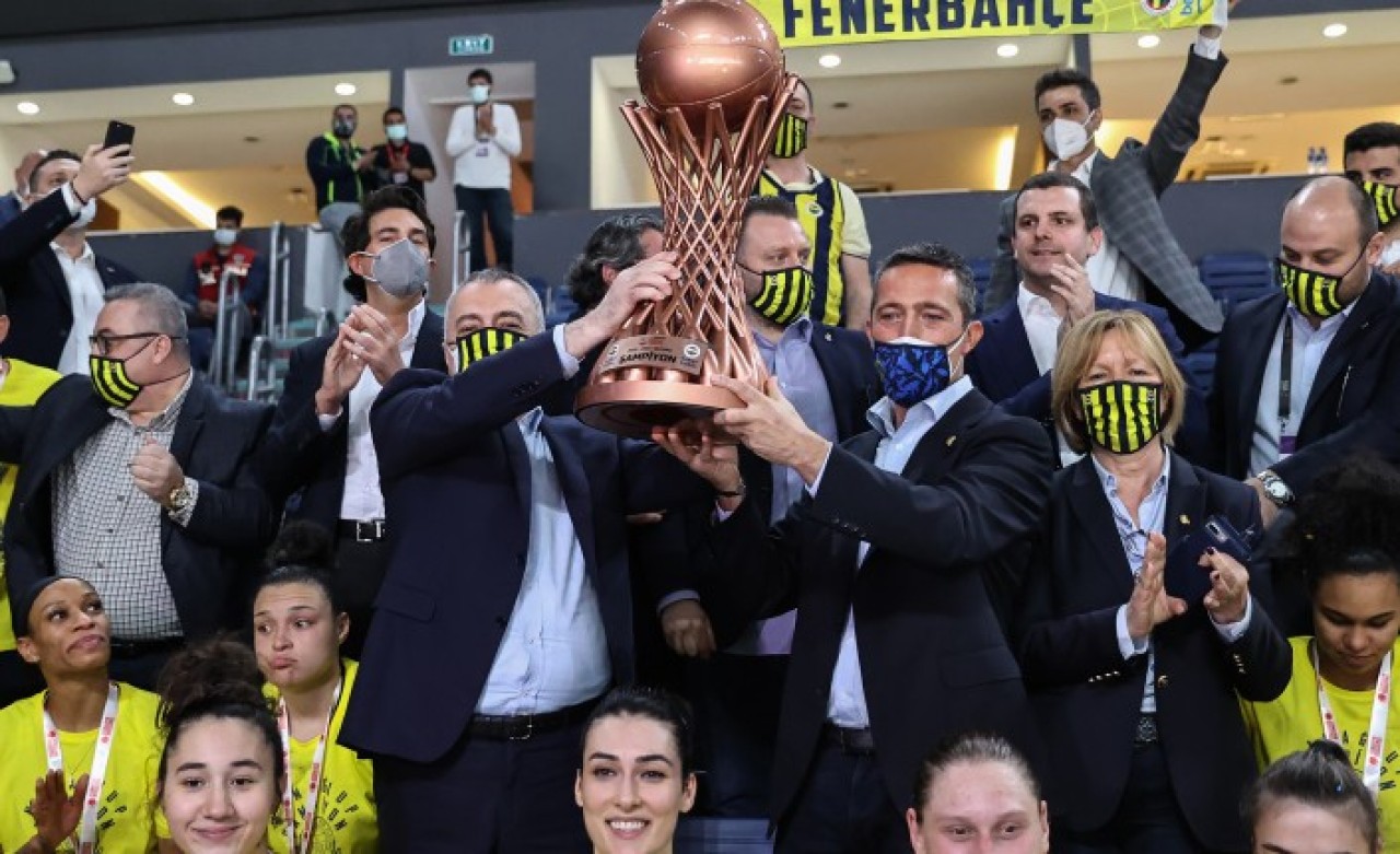 Galatasaray'ı yine yendi: Fenerbahçe şampiyon