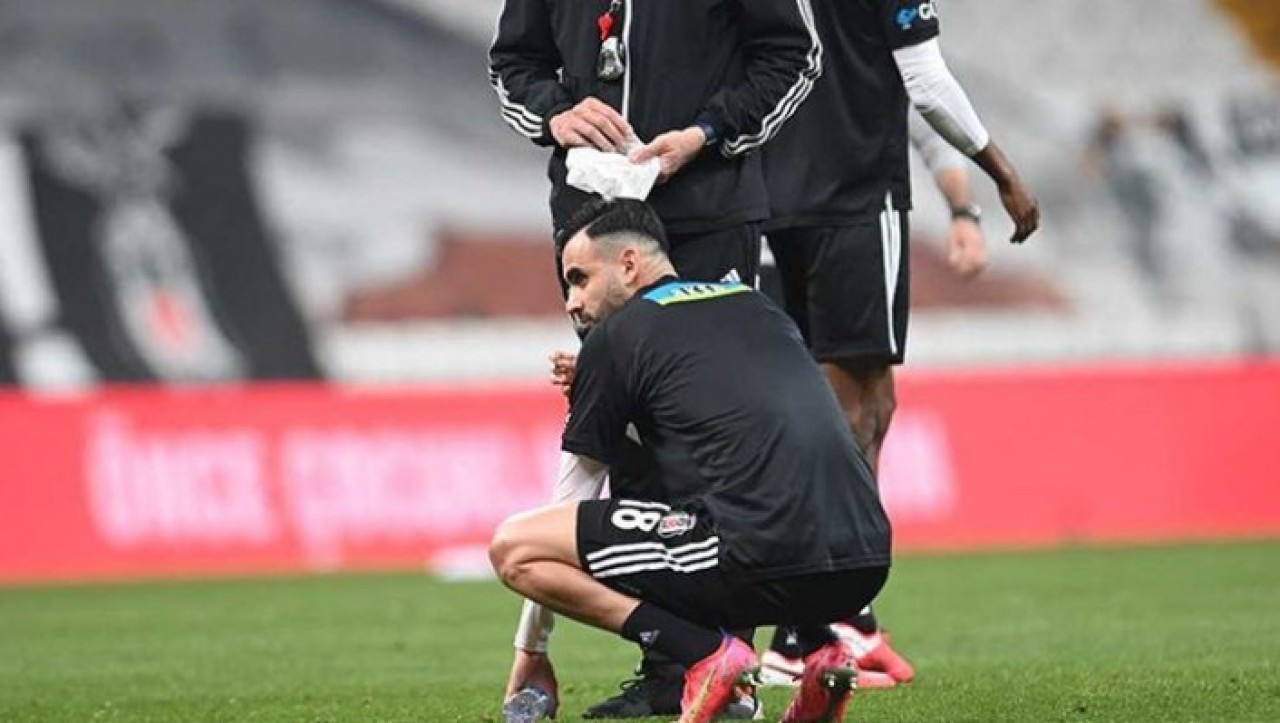 Ghezzal sahada önce iftar,  sonra şov yaptı