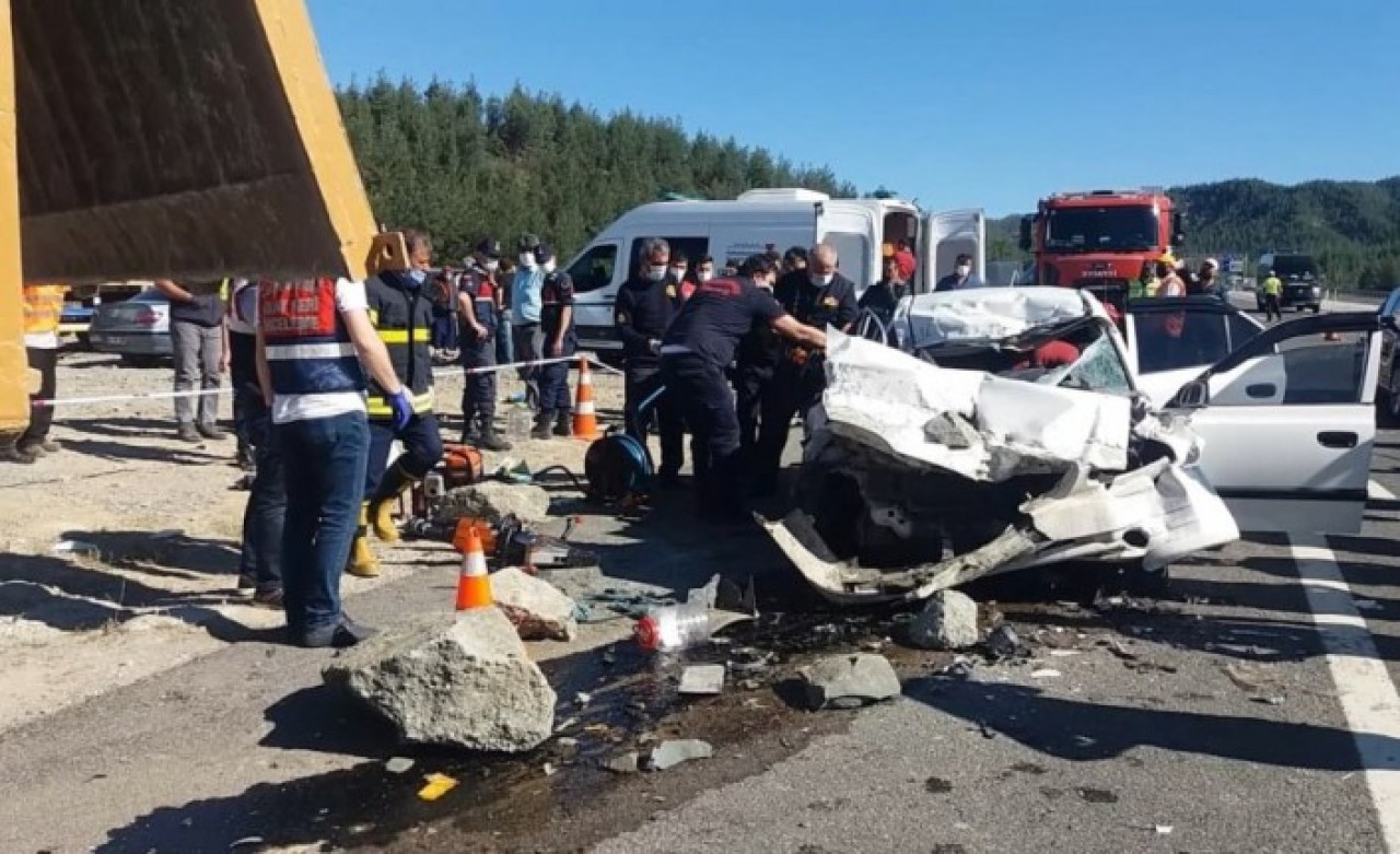 Kahramanmaraş'ta korkunç kaza: Ramazan Özdemir,  Hasan Özdemir,  Fatma Özdemir ve Tugay Özdemir öldü