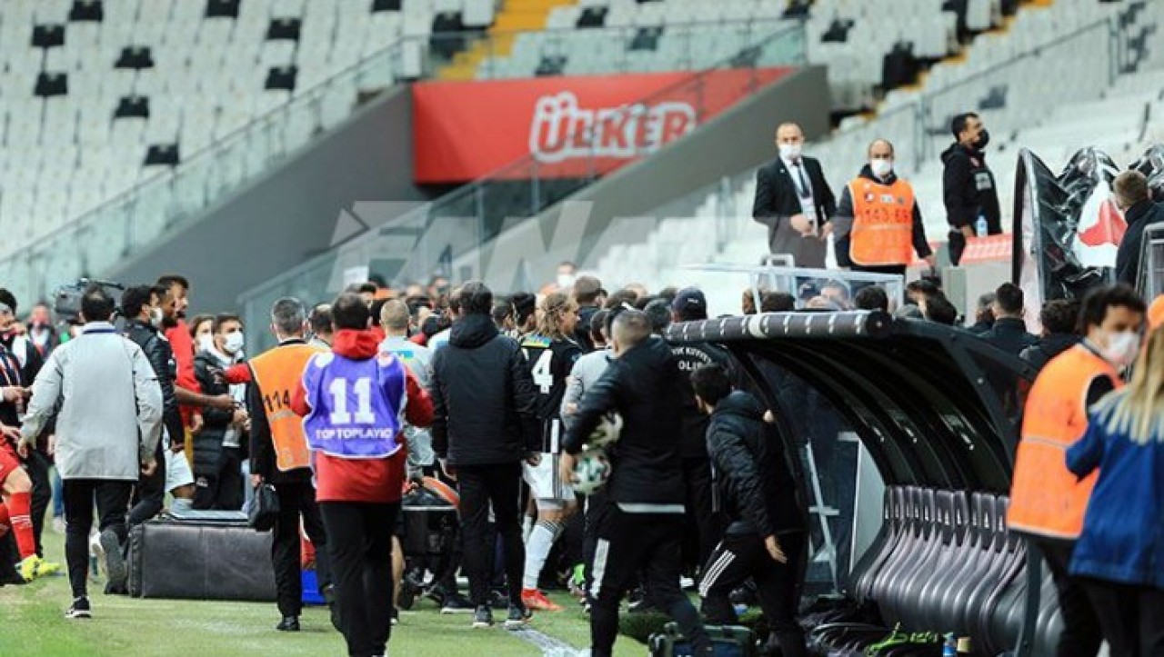 Karagümrük maçındaki olaylar nedeniyle Beşiktaş'ın iki futbolcusu PFDK'ya sevk edildi
