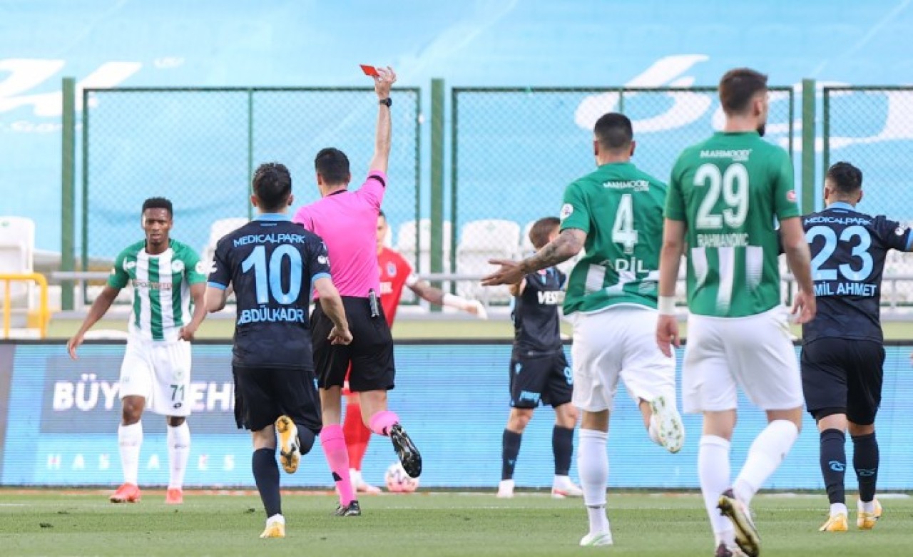Konyaspor-Trabzonspor: Kırmızı kart,  sayısız pozisyon,  Uğurcan ve 2 gol
