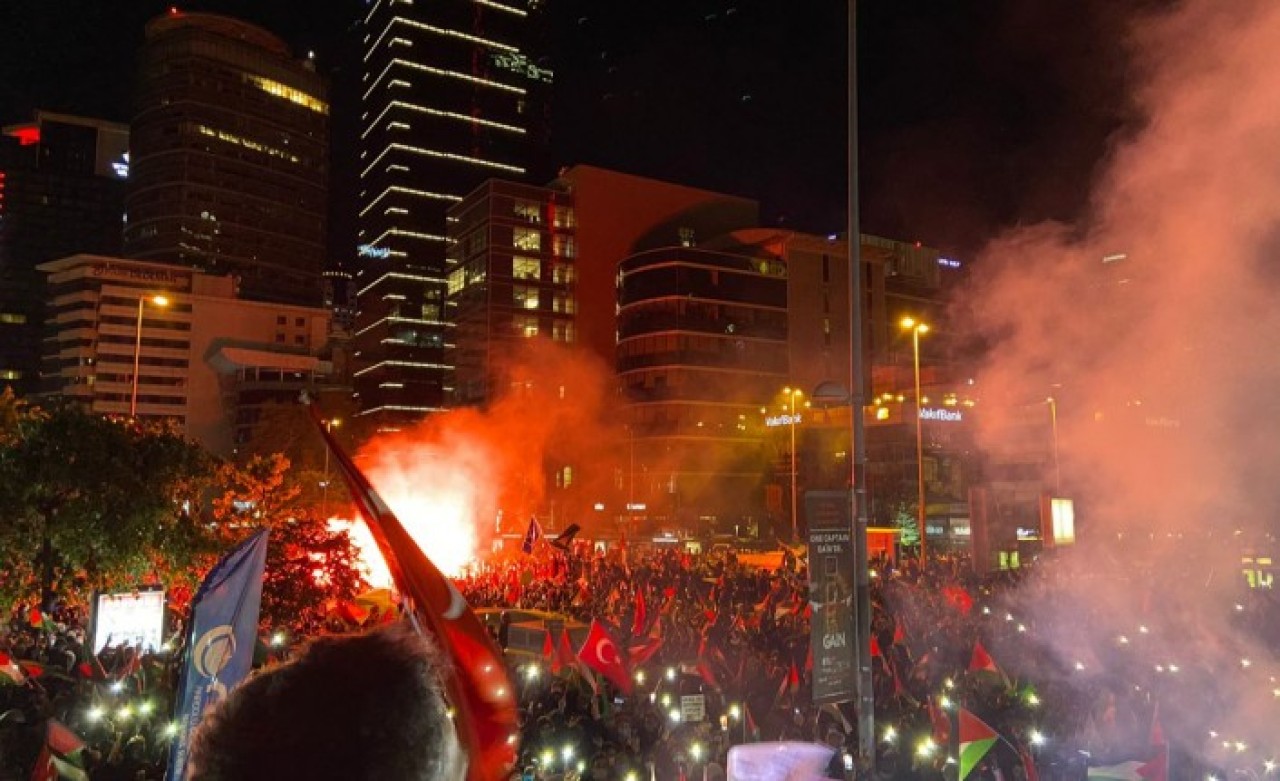 Mehmetçik Gazze'ye gidecek mi? İstanbul İsrail Konsolosluğu önünde büyük kalabalık!