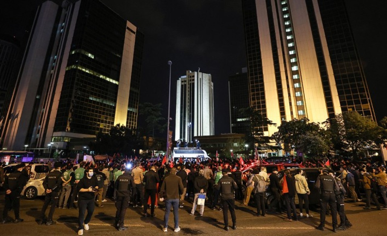 Mescid-i Aksa'ya saldırı İsrail'in İstanbul Başkonsolosluğu önünde protesto edildi