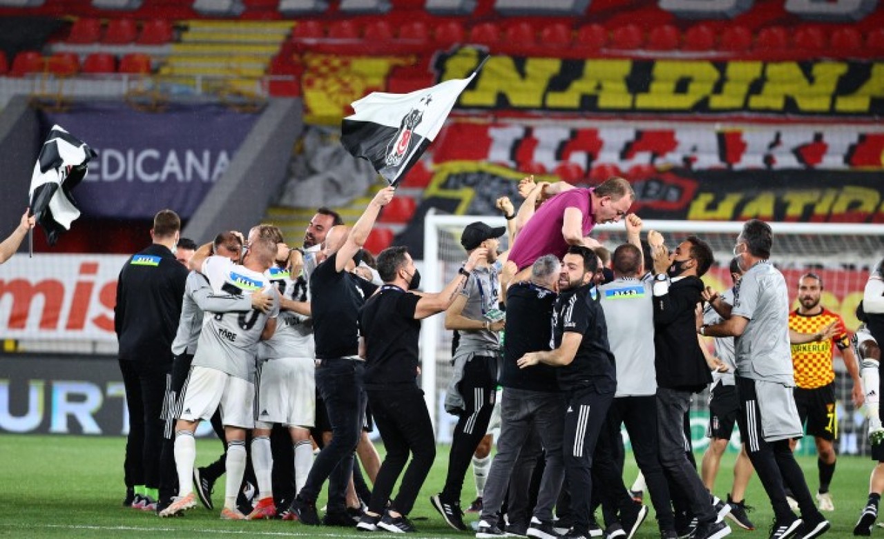 Selam durun Kara Kartal'a: Şampiyon Beşiktaş!