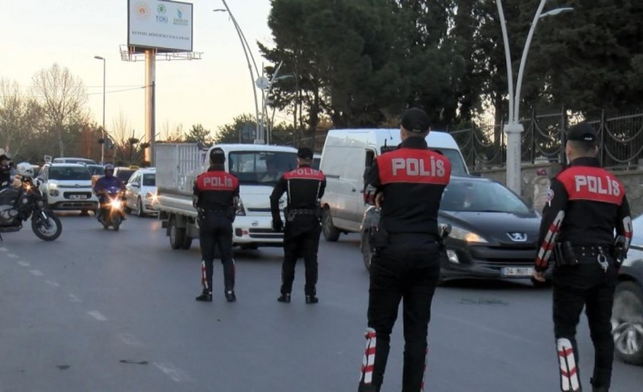 Yeni dönem başladı: Berberler,  lokanta ve kafeler ne zaman açılacak? 65 yaş üstü ne yapacak? 