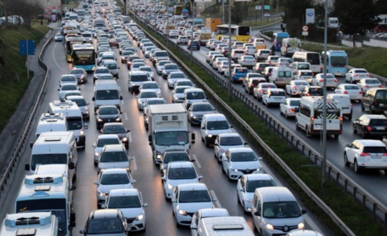 2 gün sonra zorunlu oluyor: Bu belgeyi almayan araç süremeyecek