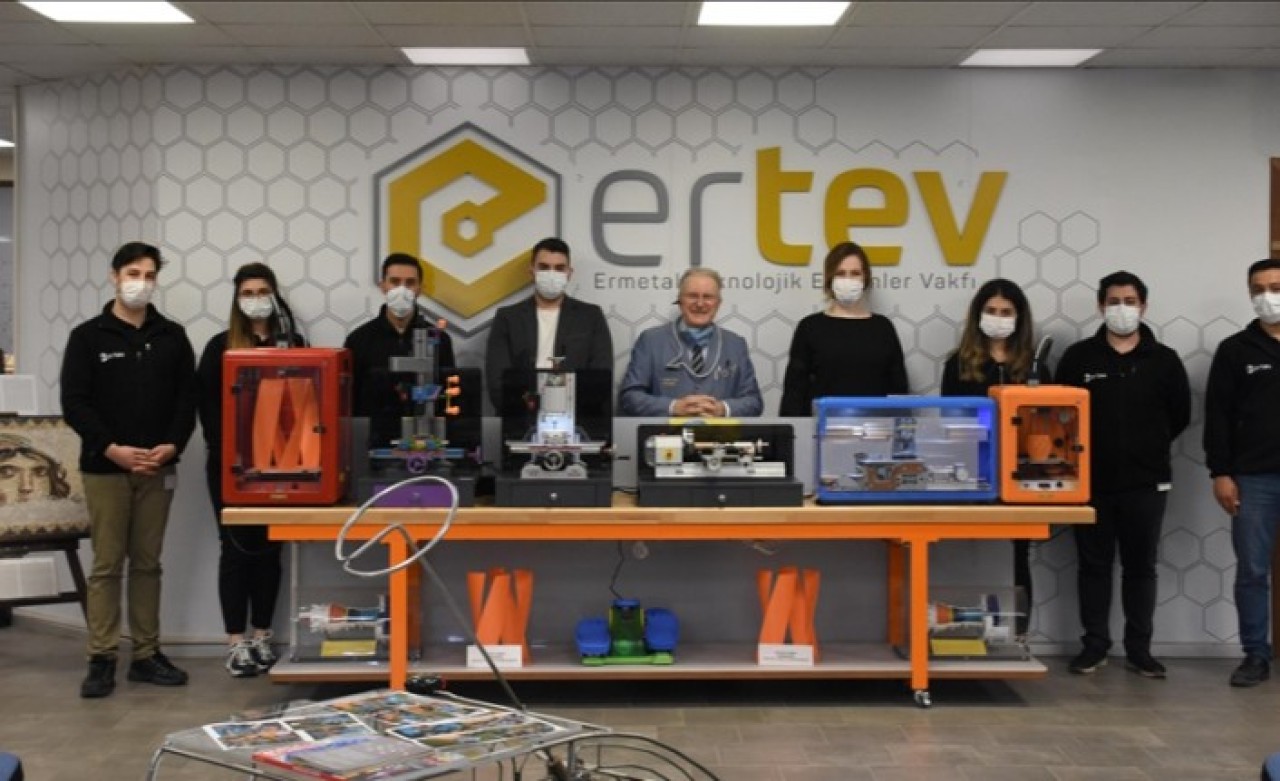 Bursalı iş adamı teknik becerilerini geliştirmek isteyenlere fabrikasının kapılarını açtı