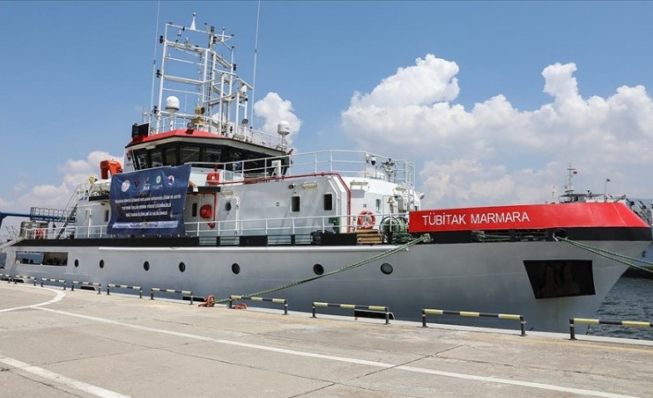 Deprem araştırması yapan TÜBİTAK Marmara Araştırma Gemisi,  İzmir'e döndü