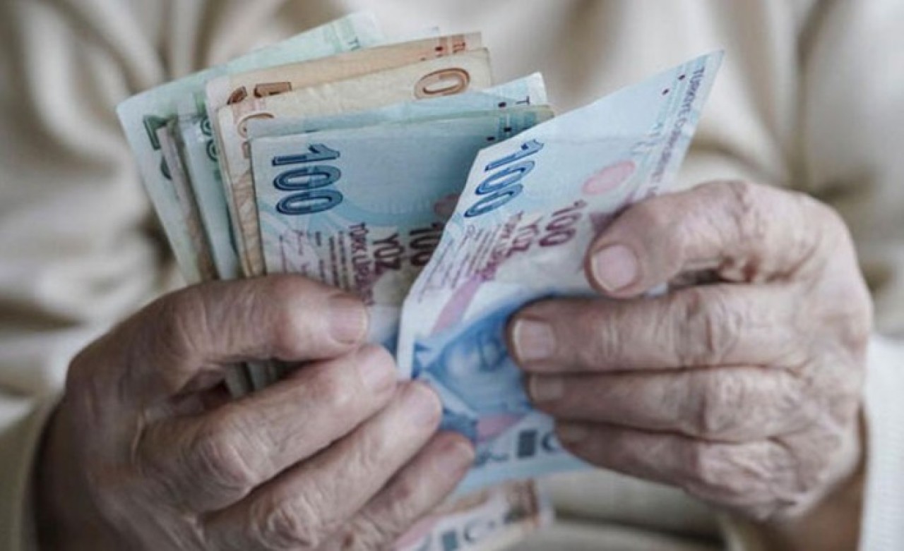 Emeklilik hayali kuranları sevindirecek haber: Yapılandırma kanunundan müjde çıktı!