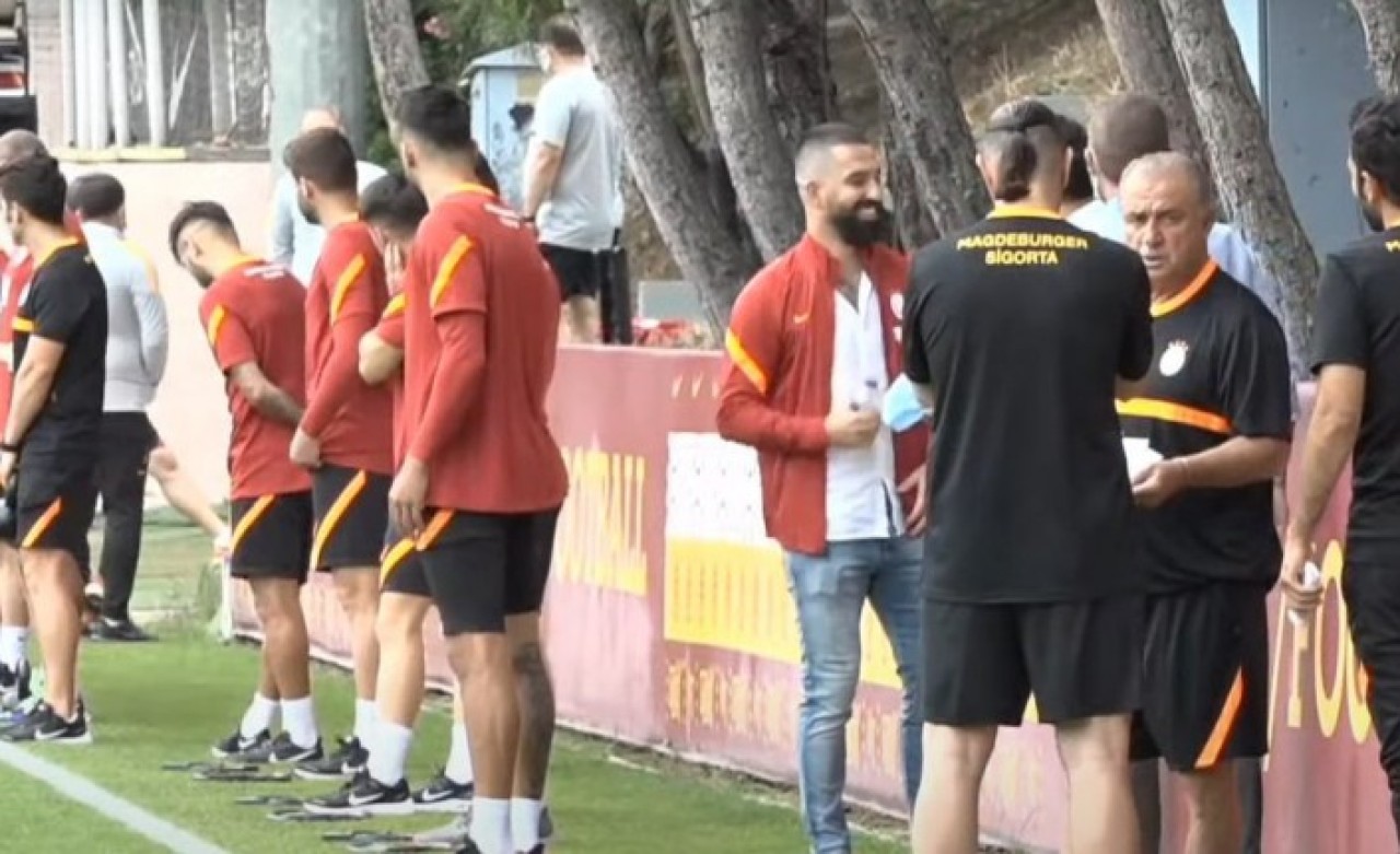 Galatasaray'da Fatih Terim Florya'ya döndü: Alkışlarla karşılandı