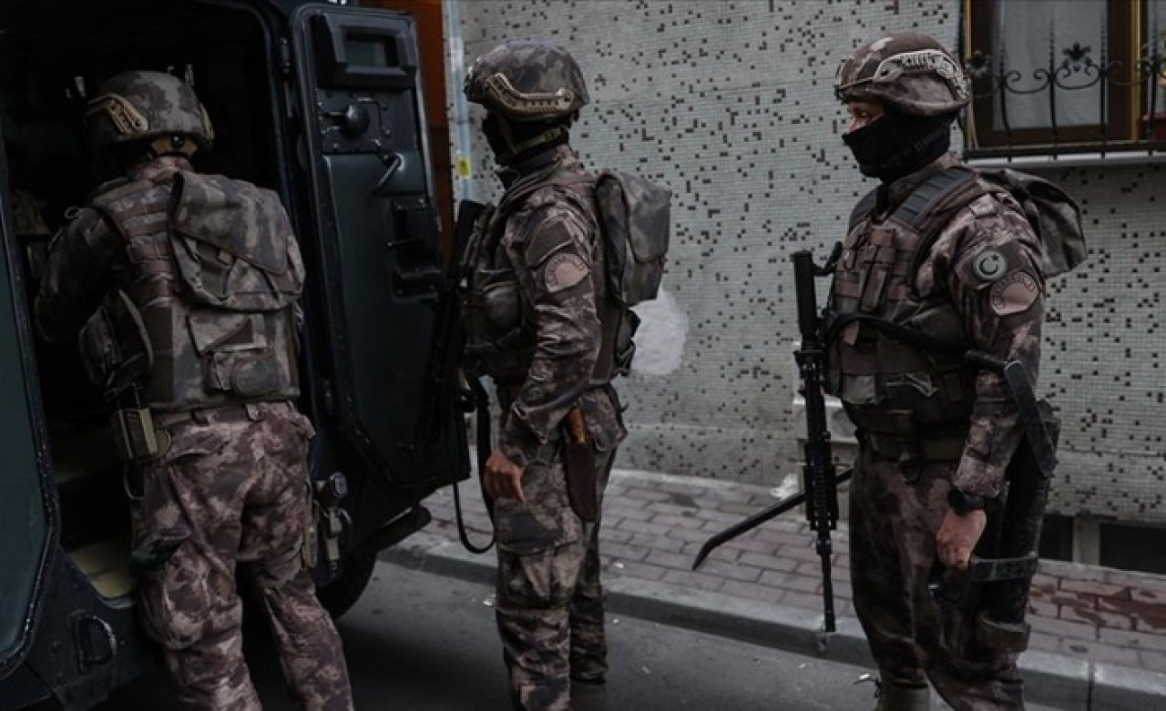 İstanbul'da şafak operasyonu: 30 adrese baskın