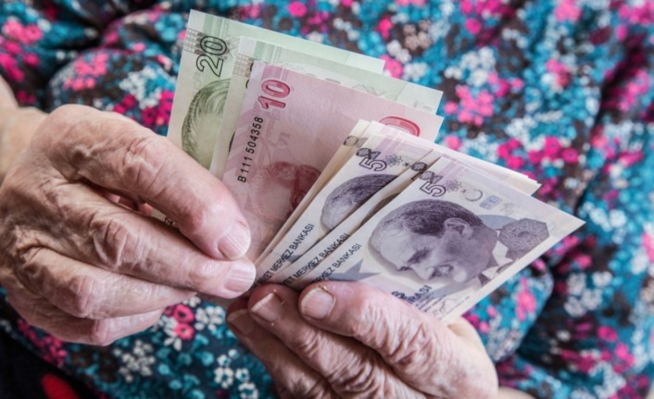 Temmuzu iple çekiyorlar: İşte memur ve emeklinin alacağı zam oranı!