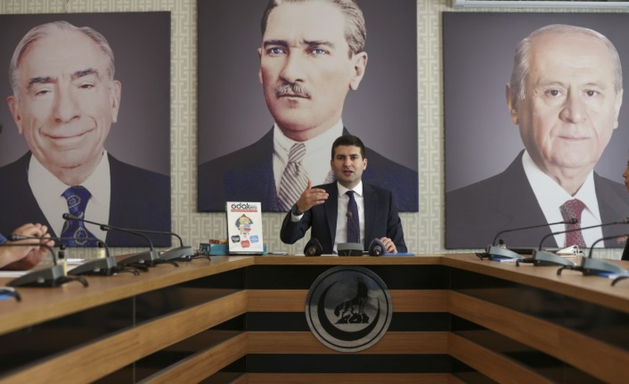 Ülkü Ocakları,  yapay zeka teknolojisiyle geliştirilen,  anlayarak hızlı okuma programını tanıttı